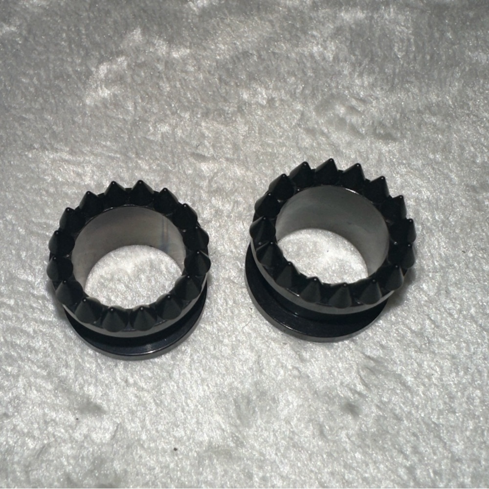 New 14 mm Ear Plugs piercings Earrings lobes never worn